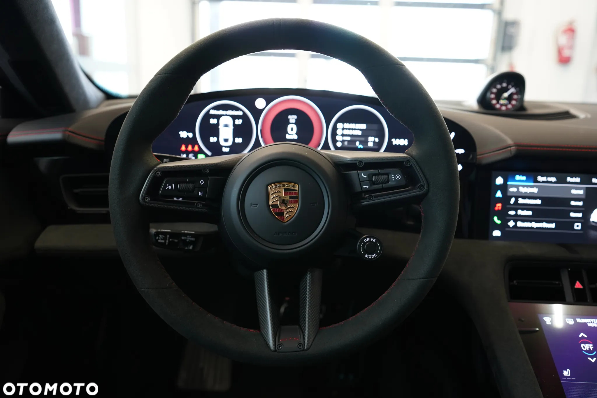 Porsche Taycan GTS - 17