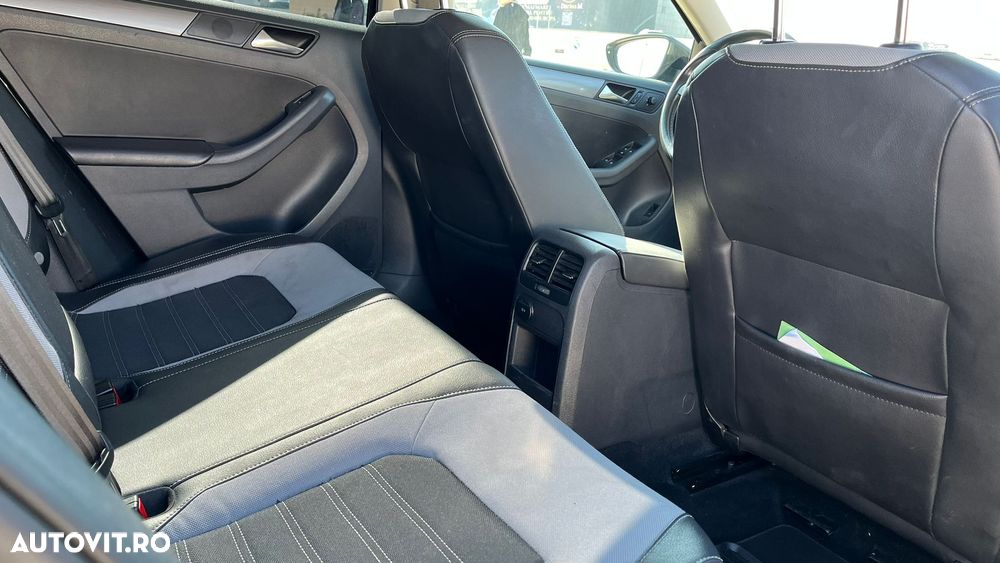 Volkswagen Jetta 1.6 TDI CR DPF DSG Comfortline - 17