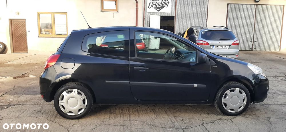 Renault Clio - 10