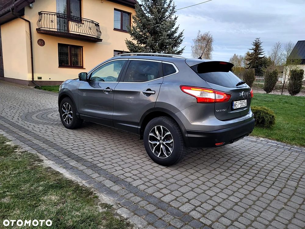 Nissan Qashqai 1.6 dCi Xtronic TEKNA+ - 4