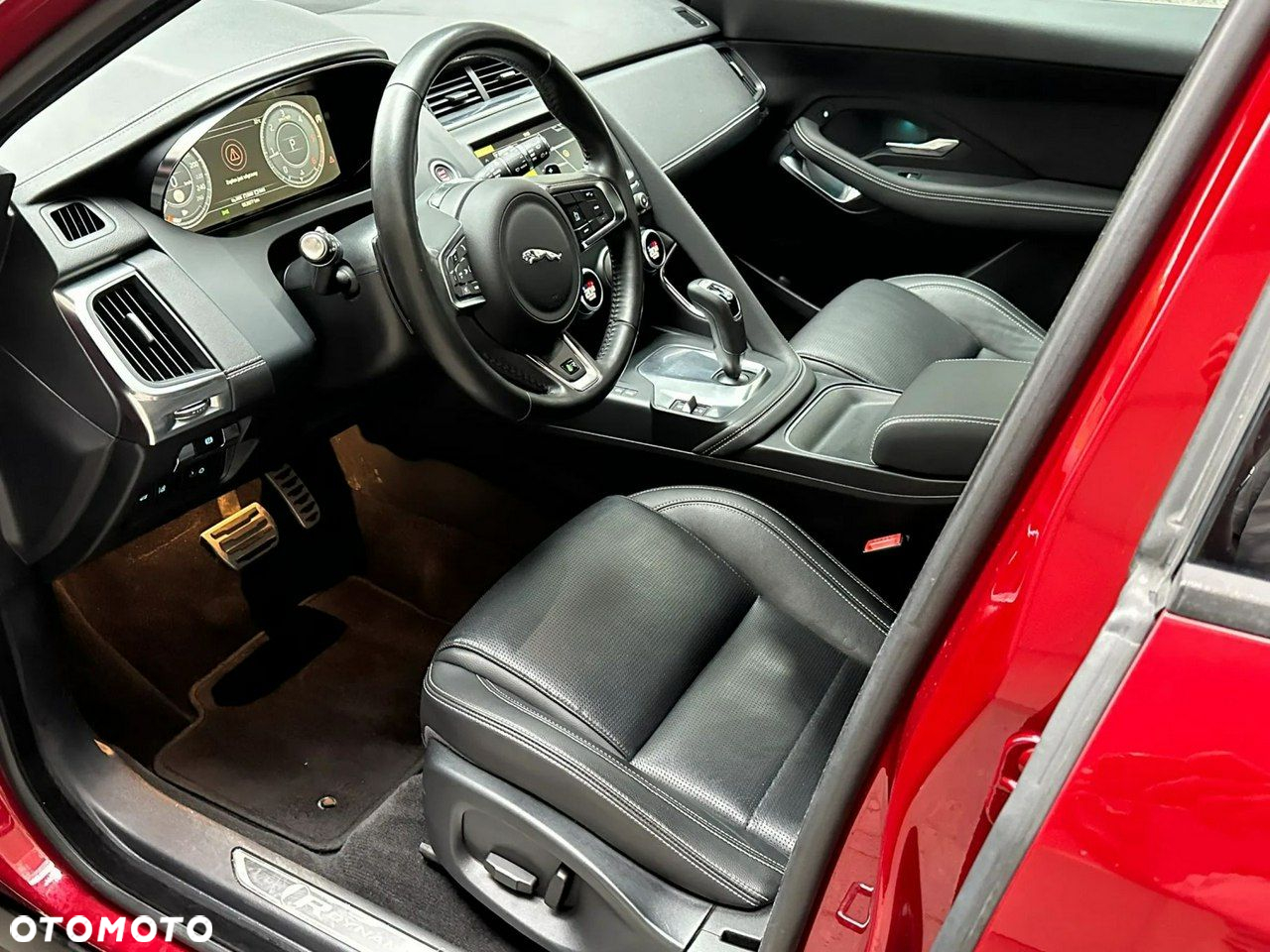 Jaguar E-Pace - 8
