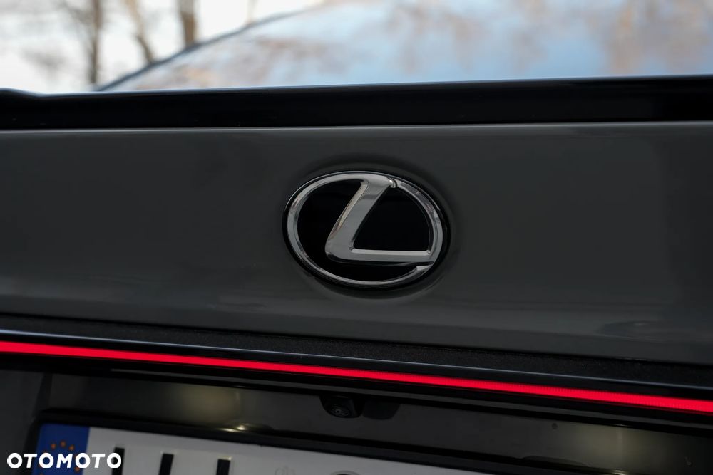 Lexus IS - 15