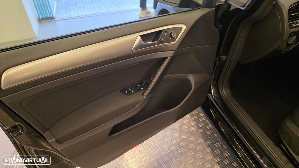 VW Golf 1.6 TDi Confortline - 34