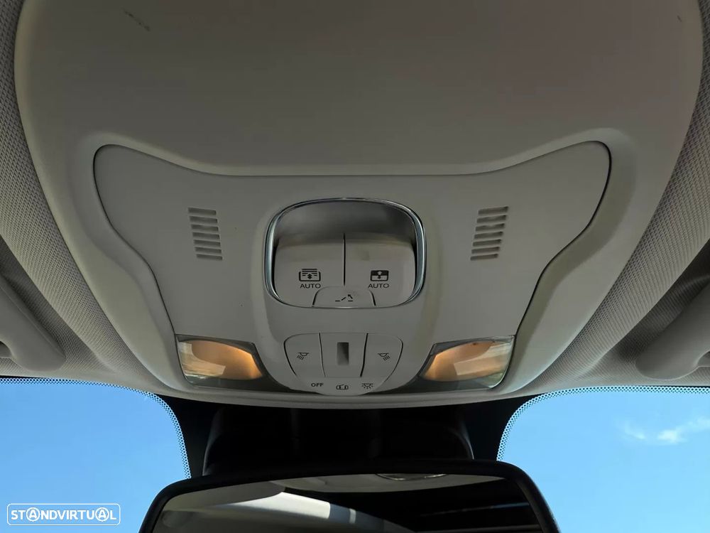 Jeep Renegade 1.0 T-GDI Limited - 28