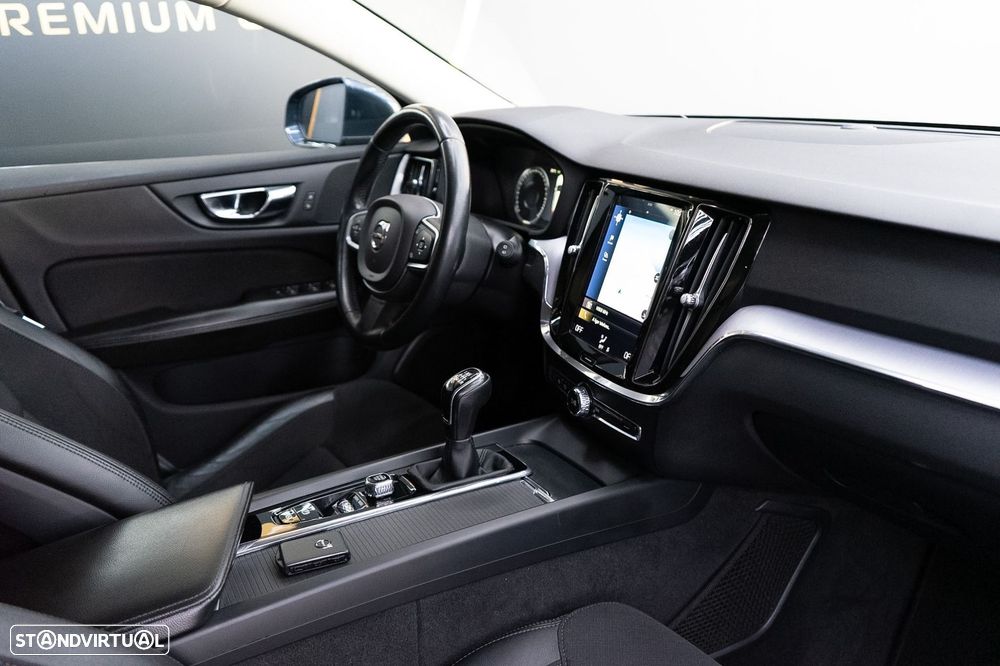 Volvo V60 2.0 D3 Momentum - 43