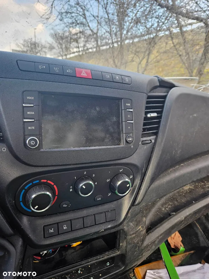 Iveco DAILY  ZWYŻKA , PODNOŚNIK KOSZOWY 20 METRÓW - 12