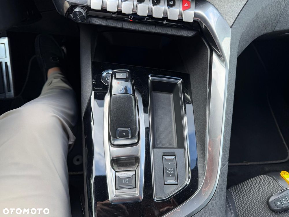 Peugeot 5008 PureTech 130 EAT8 Stop & Start GT - 19