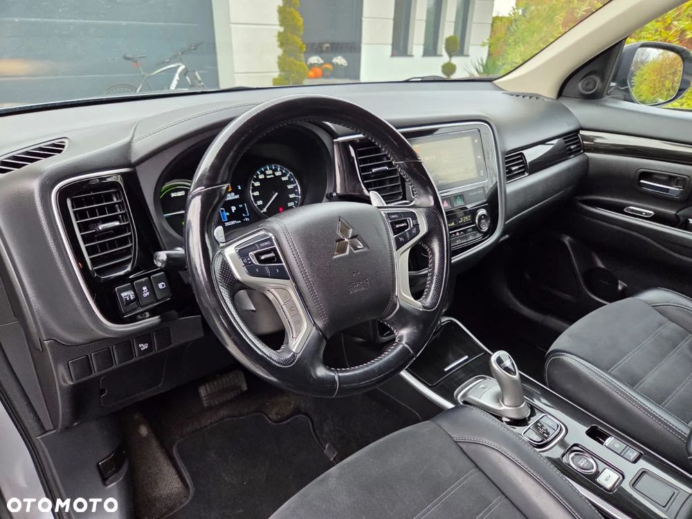 Mitsubishi Outlander 2.0 4WD - 13