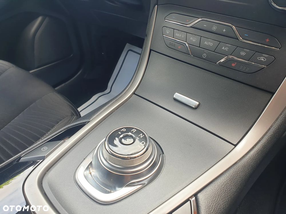 Ford S-Max - 31