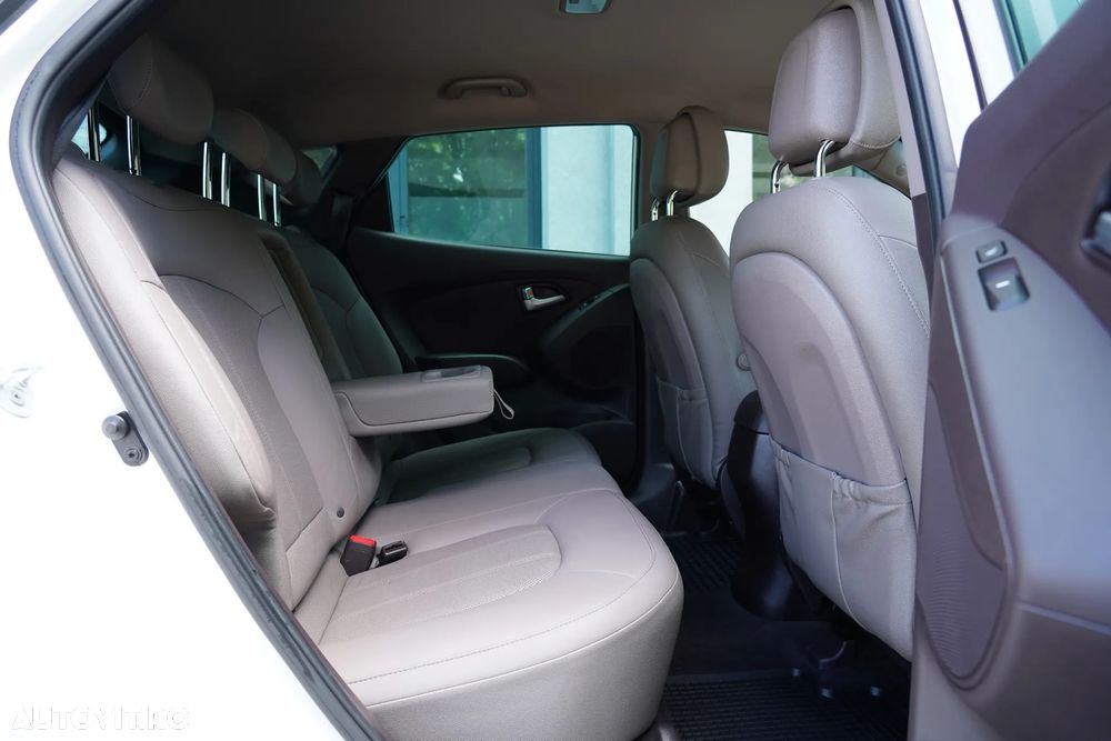 Hyundai ix35 2.0 CRDI 4WD Automatik Style - 11