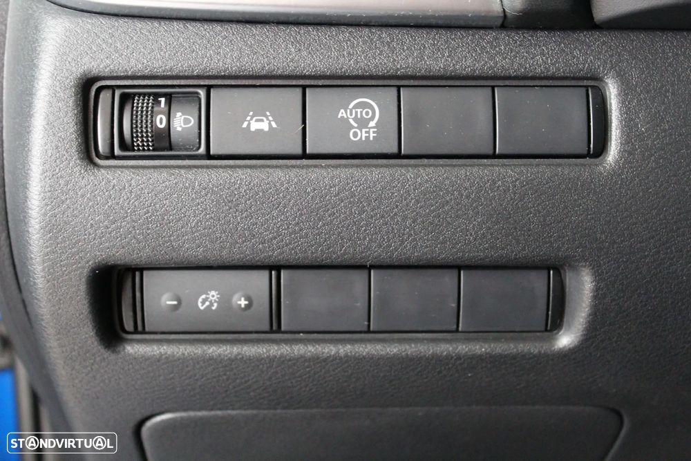 Nissan Qashqai 1.3 DIG-T N-Connecta - 25