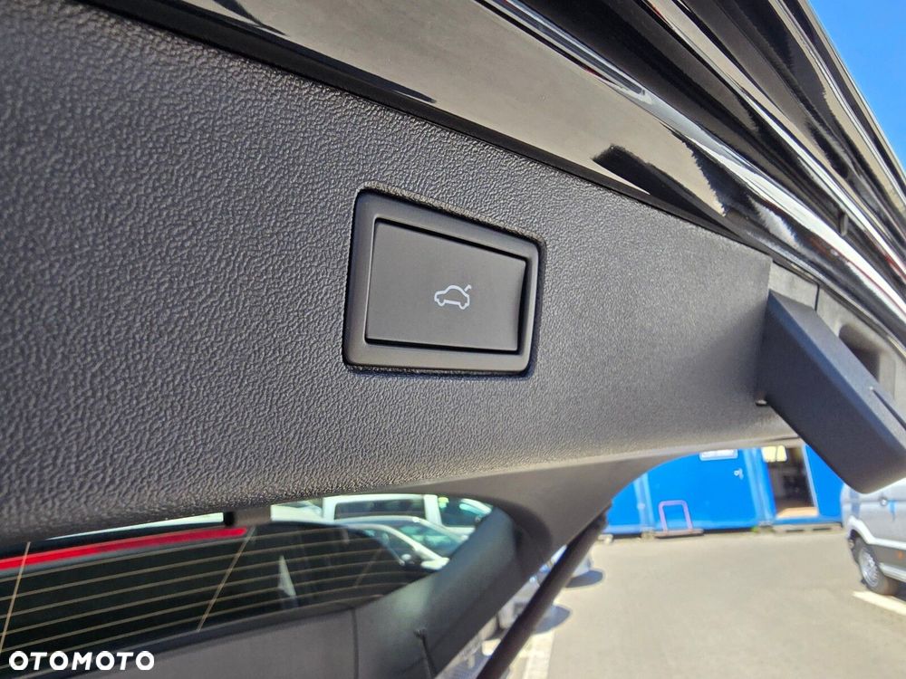 Volkswagen Tiguan - 12