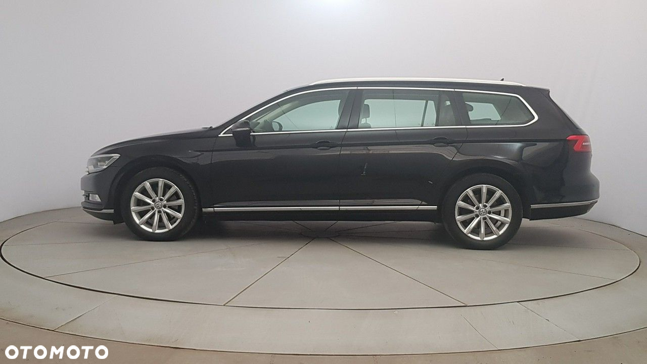 Volkswagen Passat - 4