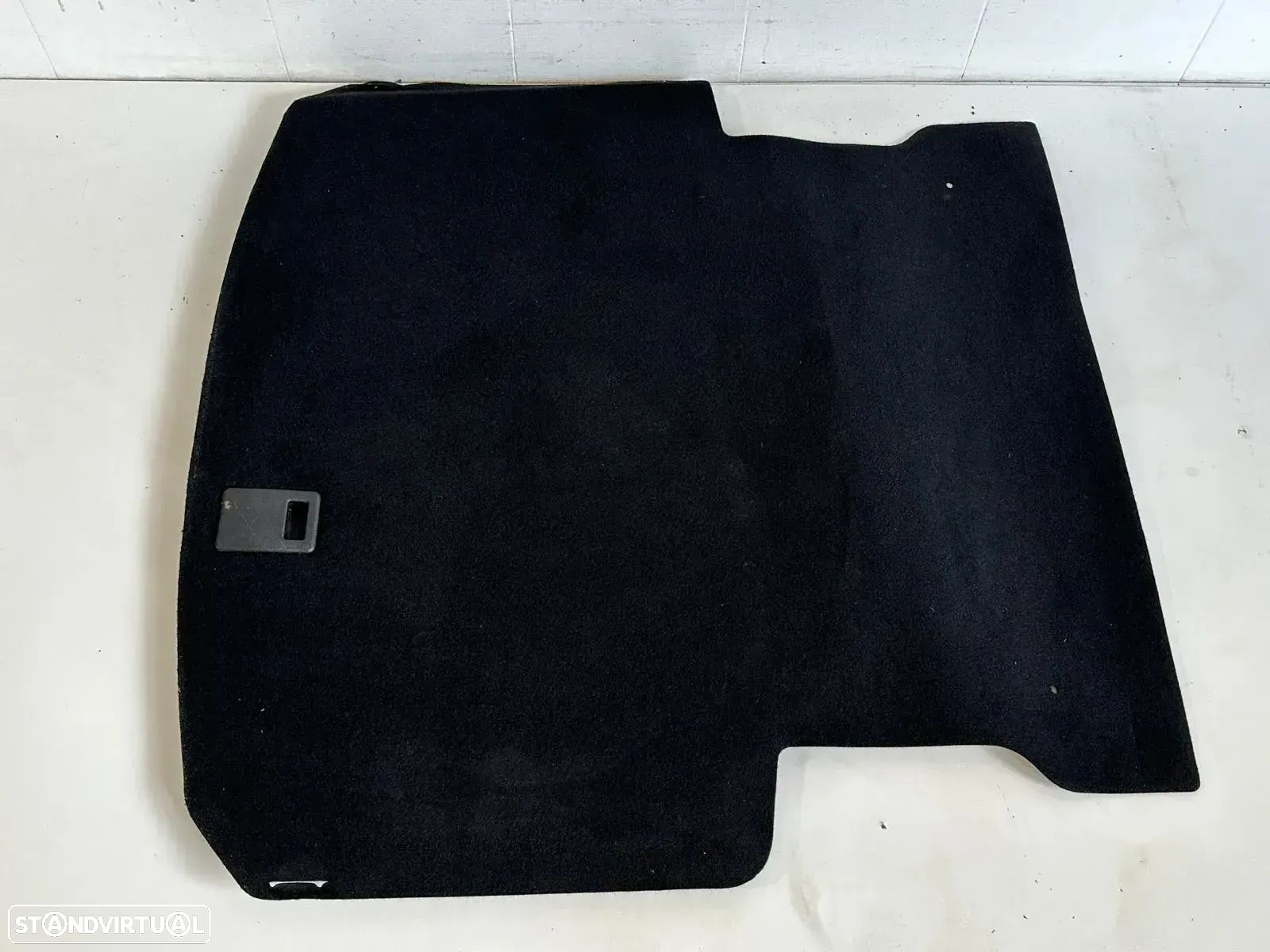 Base / Tapete Mala - Mercedes C (W204) - 1