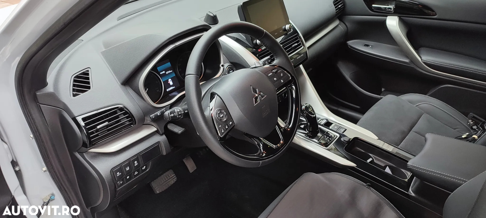 Mitsubishi Eclipse-Cross - 8