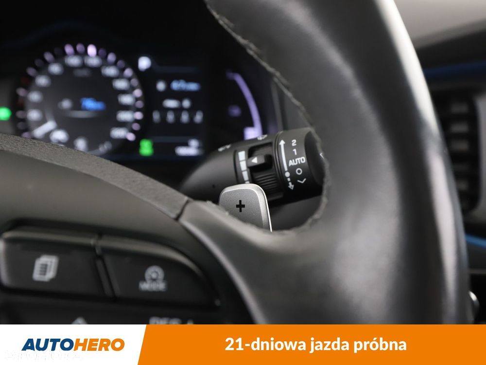 Hyundai IONIQ - 31