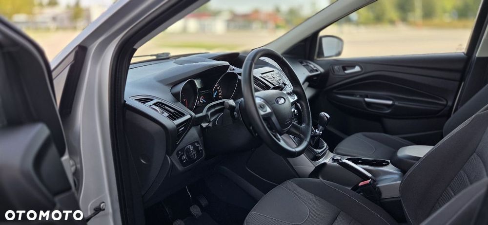 Ford Kuga 2.0 TDCi 2x4 Titanium - 30