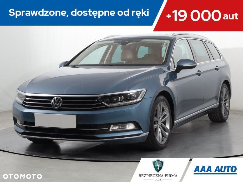 Volkswagen Passat - 1