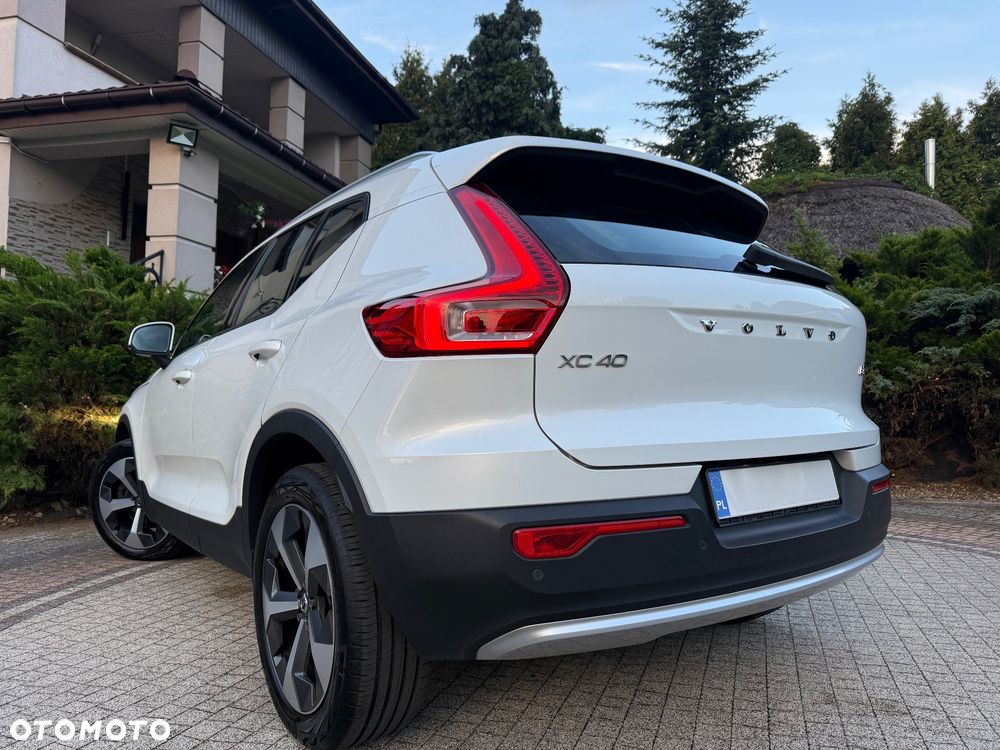 Volvo XC 40 B3 B DKG Plus Dark - 24