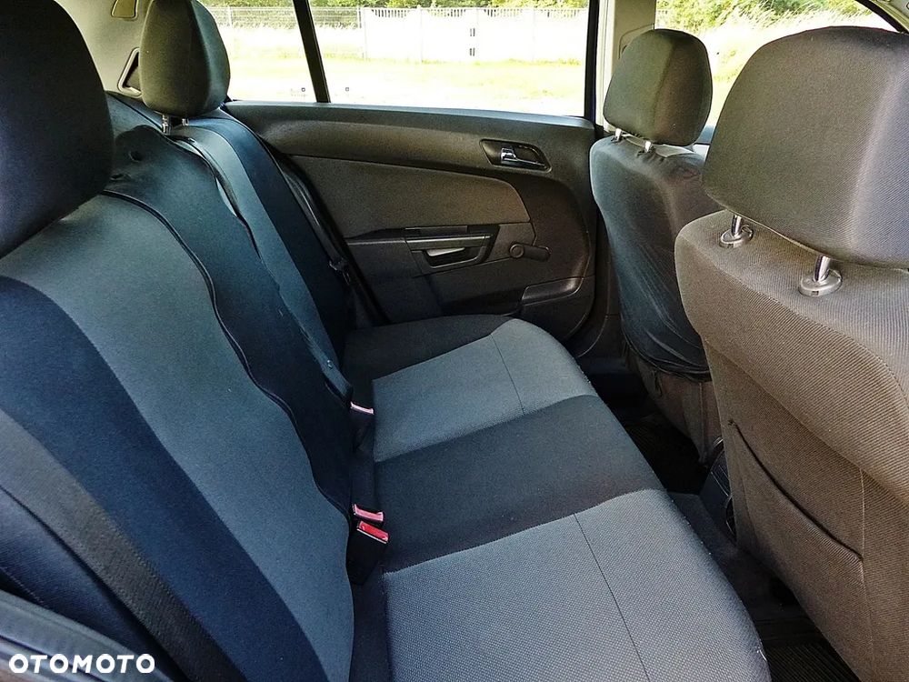 Opel Astra 1.4 Enjoy - 23