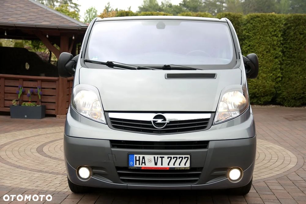 Opel Vivaro - 11