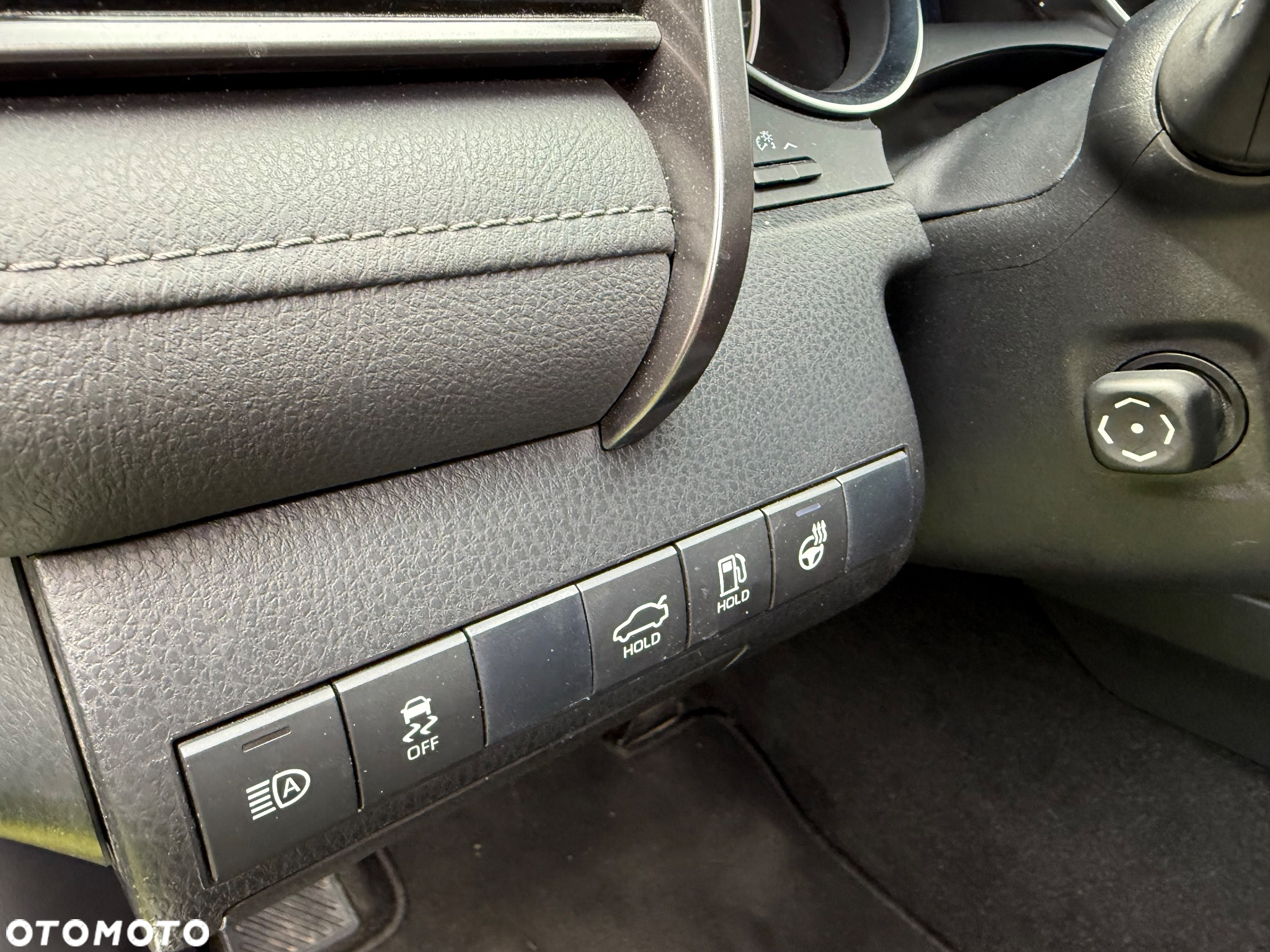 Toyota Camry 2.5 Hybrid Executive CVT - 19