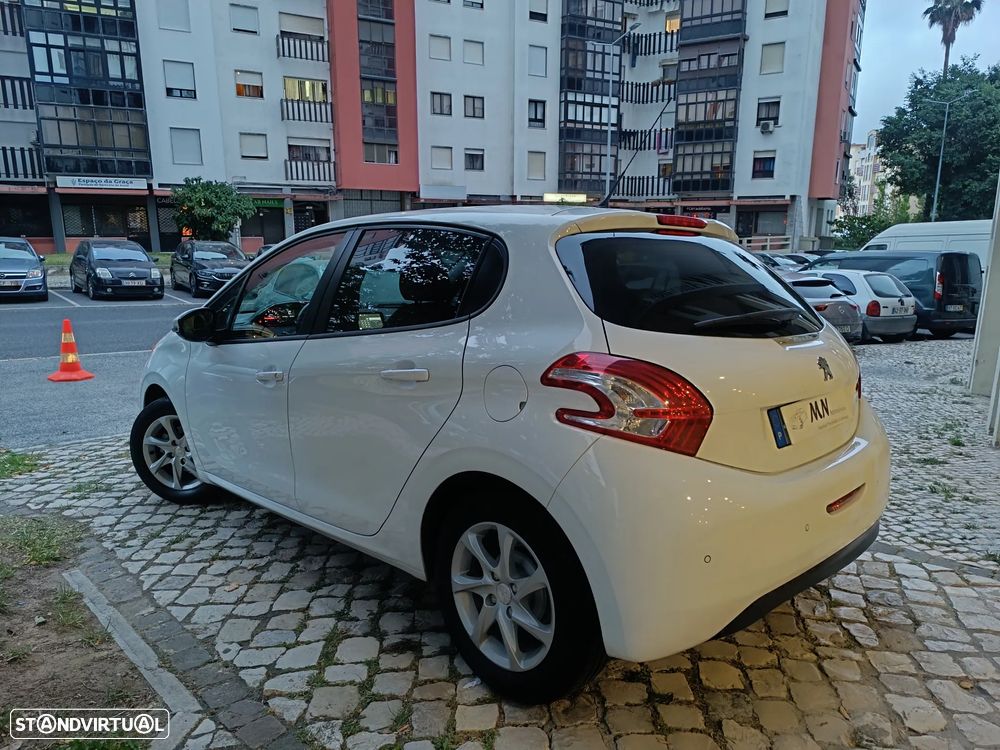Peugeot 208 1.2 VTi SE Style - 5