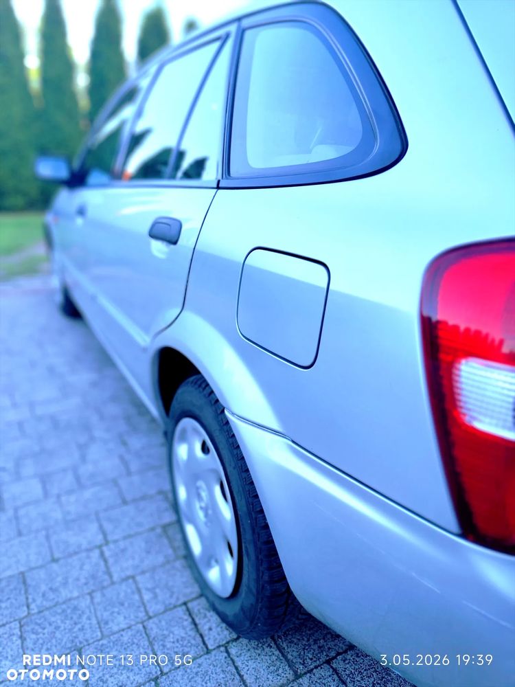 Mazda 323F - 8