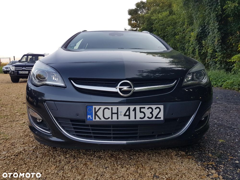 Opel Astra 2.0 CDTI DPF SportsTourer Exklusiv - 11