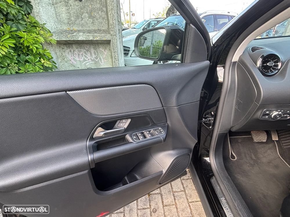 Mercedes-Benz GLA 180 d Progressive - 4