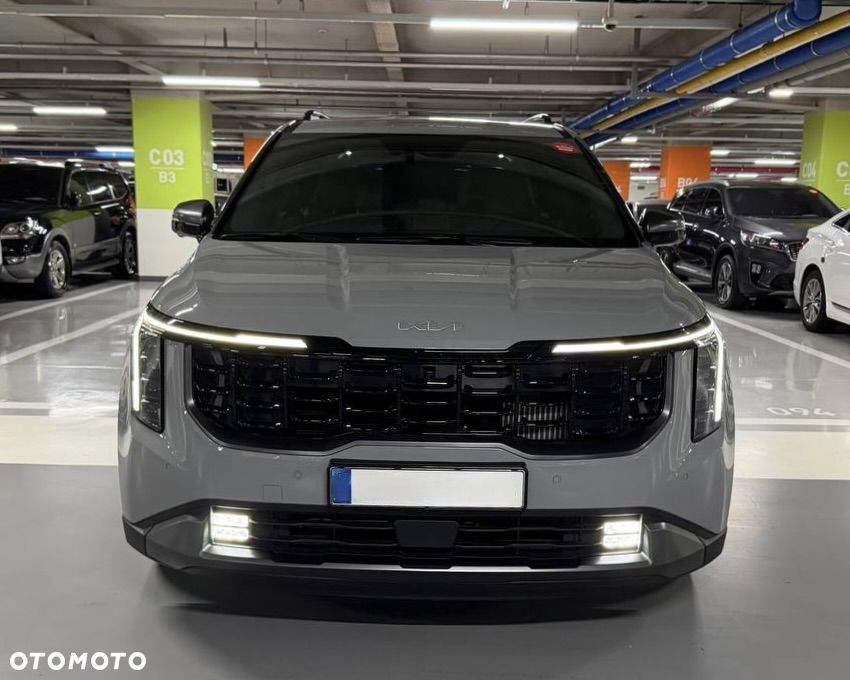 Kia Carnival - 3