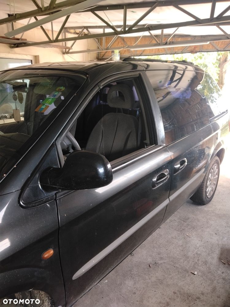 Chrysler Grand Voyager - 2