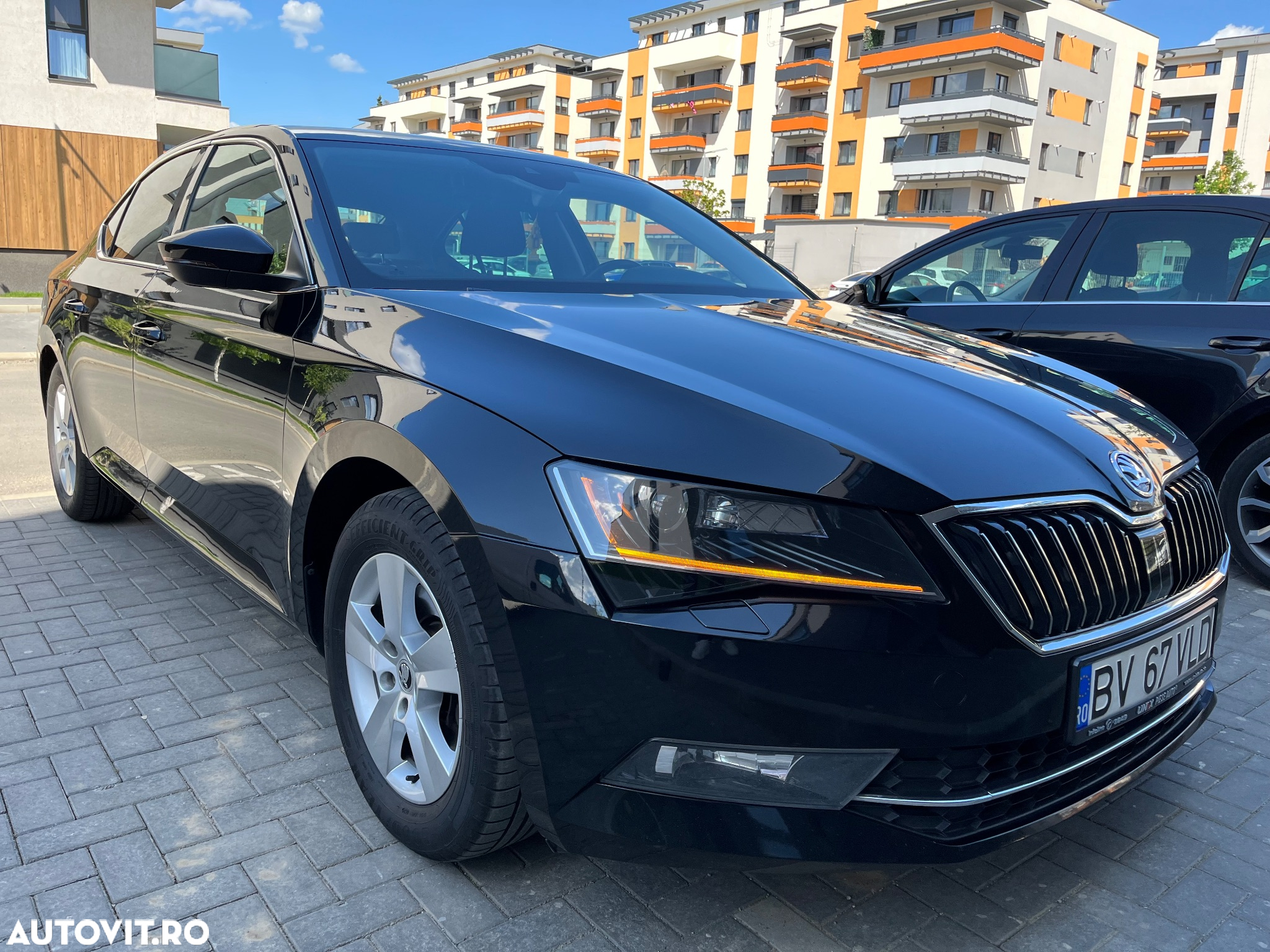 Skoda Superb 2.0 TDI DSG Ambition - 3