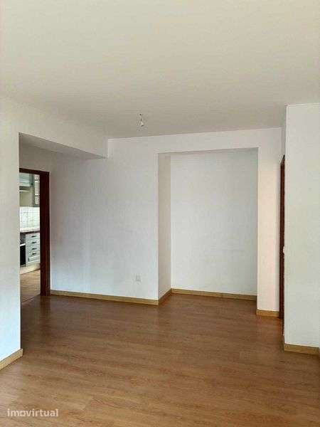 Alugo Apartamento T3 Eiras, Coimbra - Excelentes Acessos - Grande imagem: 4/12