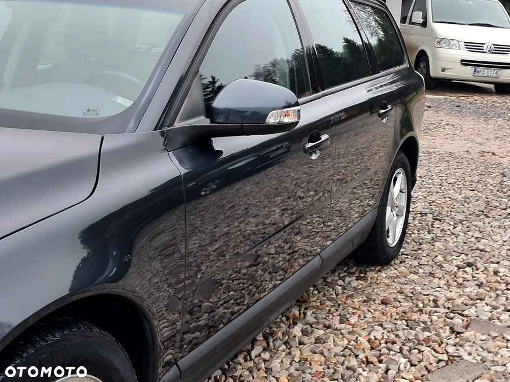 Volvo V70 2.0D Momentum - 4