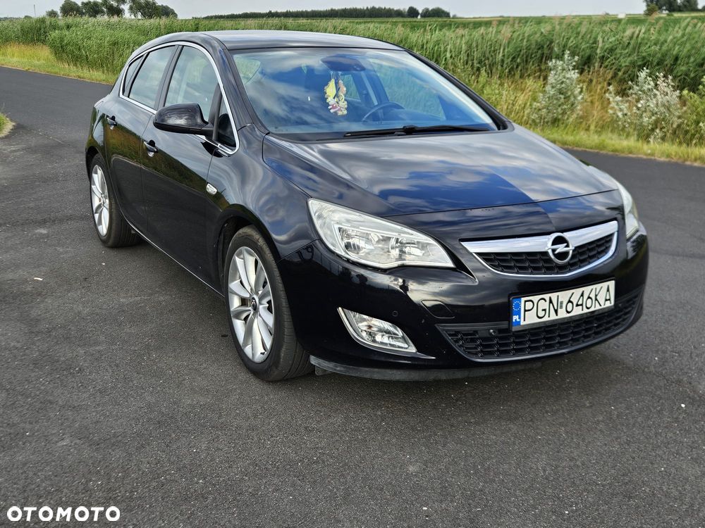Opel Astra 1.6 Turbo Sport - 1