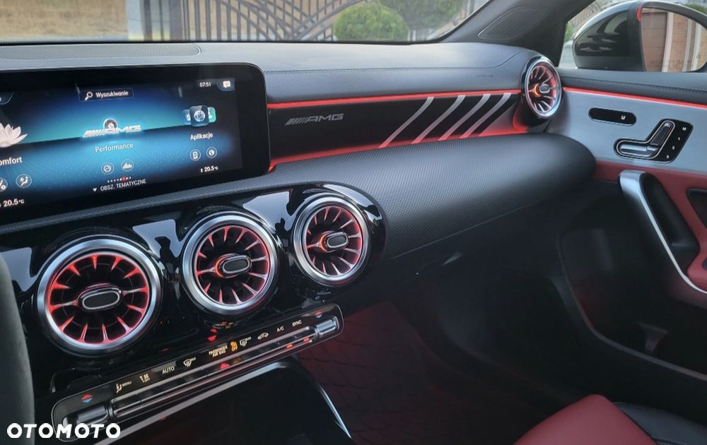 Mercedes-Benz Klasa A AMG 35 4Matic AMG Speedshift DCT 7G - 19