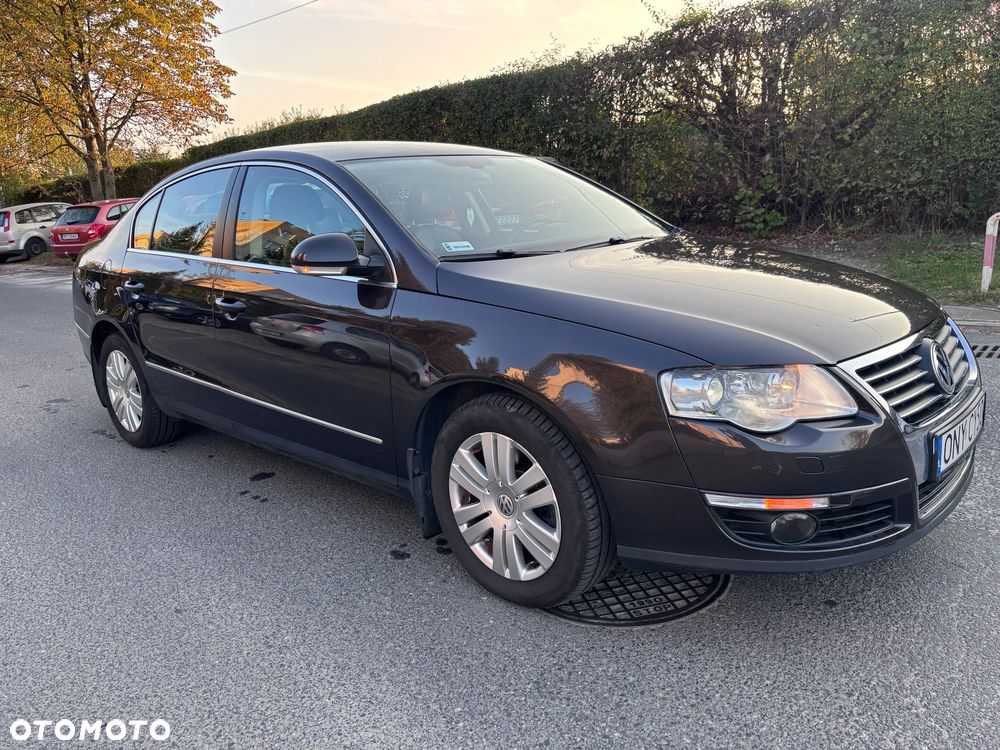 Volkswagen Passat - 2
