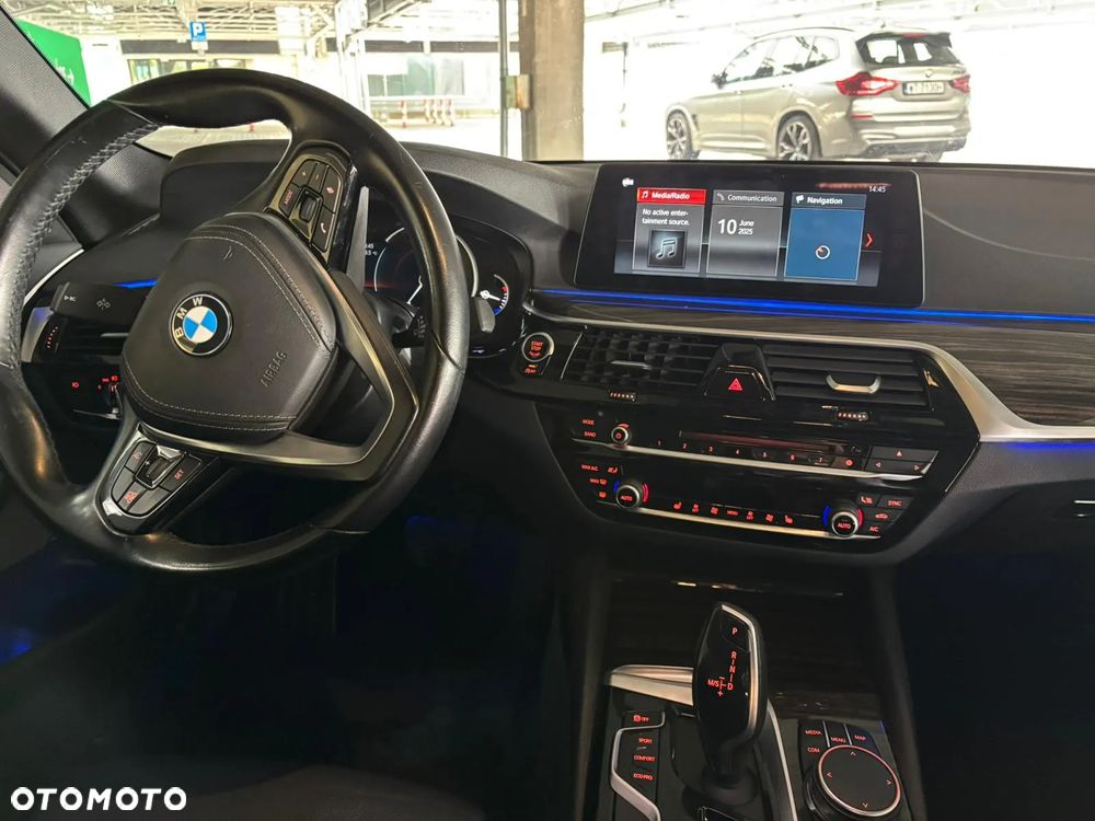 BMW Seria 5 530i Sport Line - 9