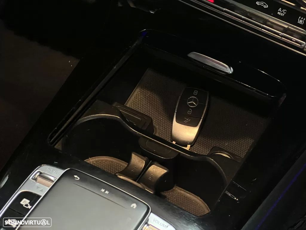 Mercedes-Benz A 250 Limousine e AMG Line - 39