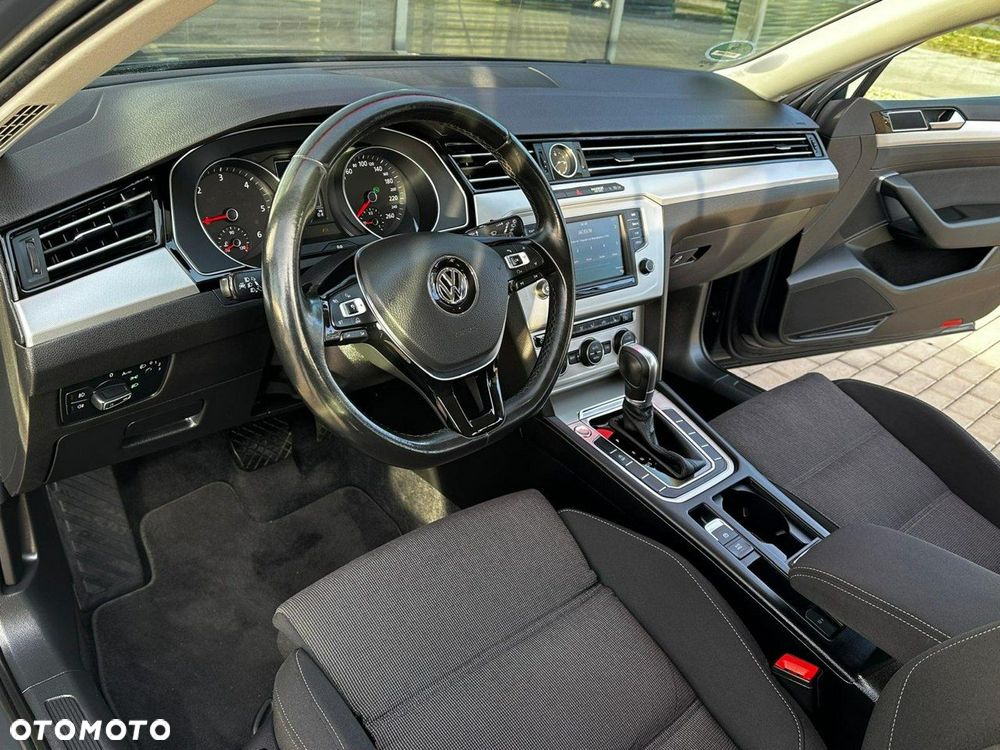 Volkswagen Passat Variant - 11