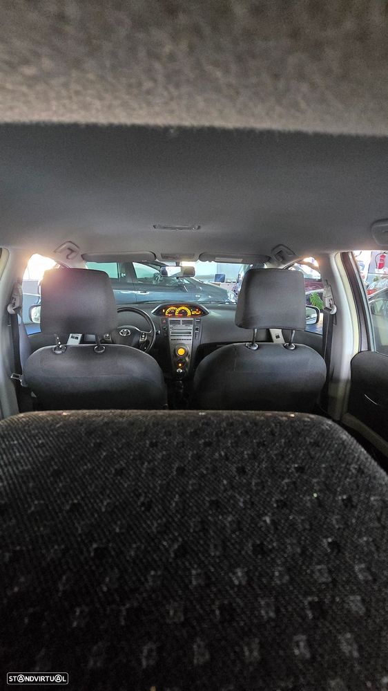 Toyota Yaris 1.4 D-4D AC Manual - 7