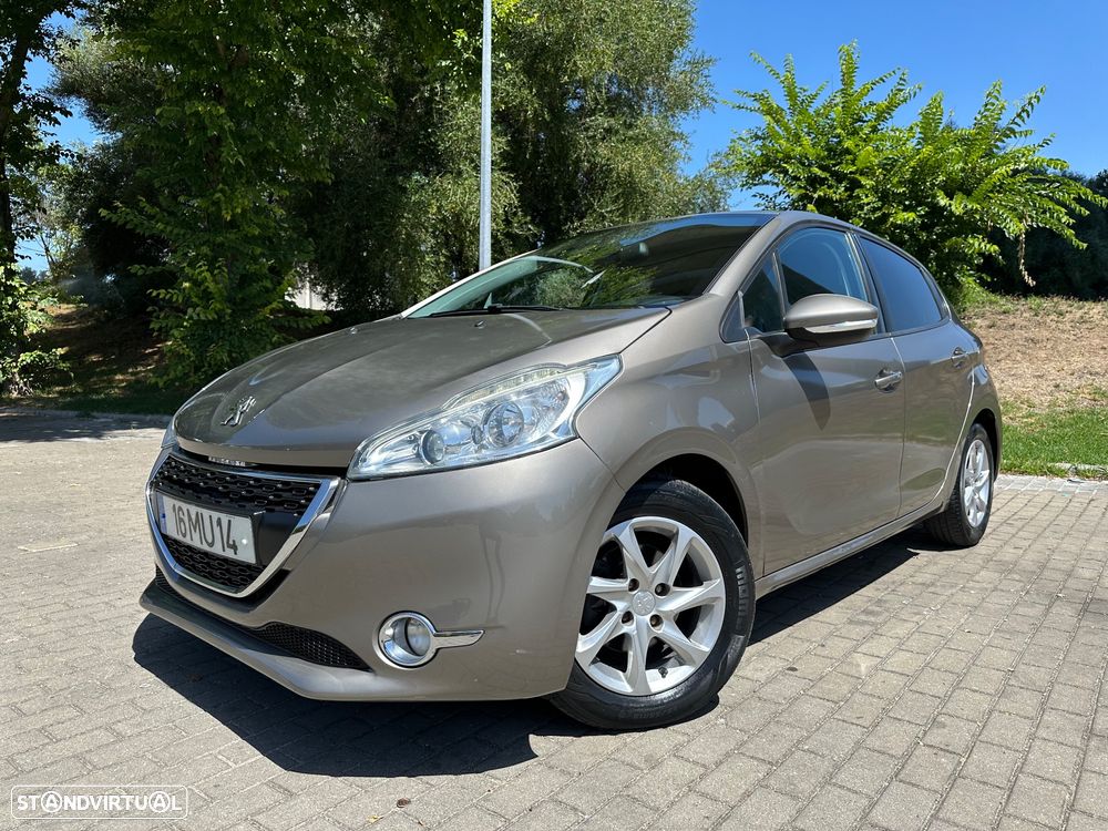 Peugeot 208 1.4 HDi Allure - 1