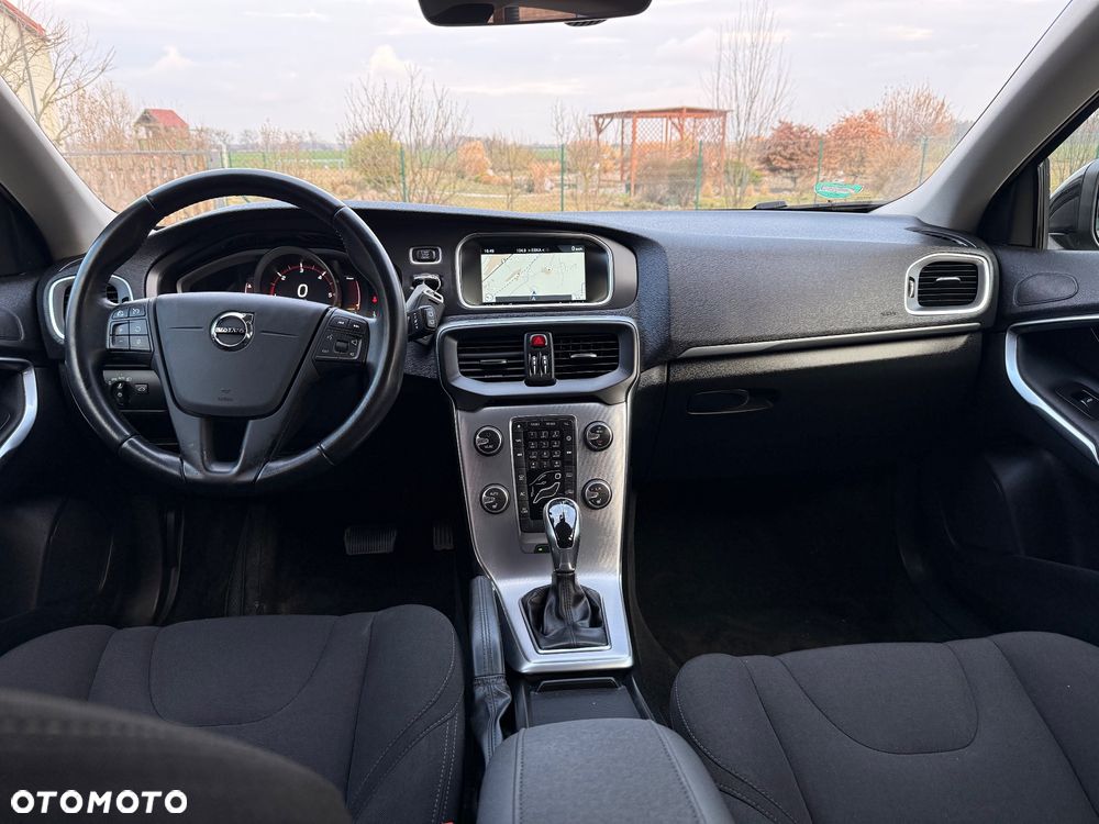 Volvo V40 D2 Drive-E Momentum - 10