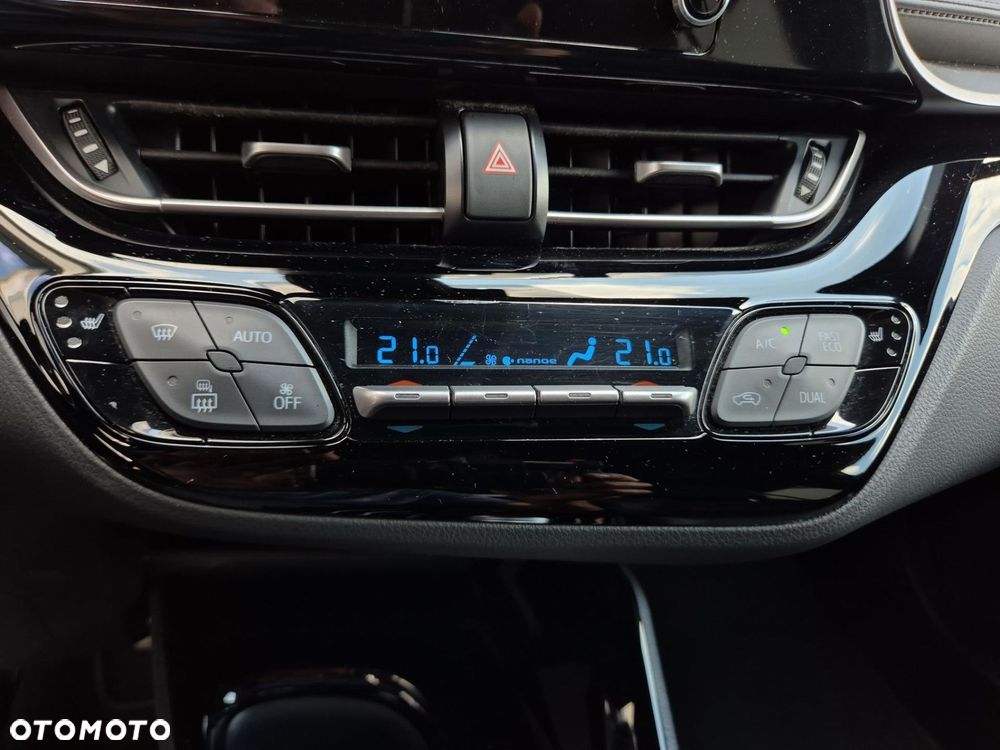 Toyota C-HR 2.0 Hybrid Executive - 22