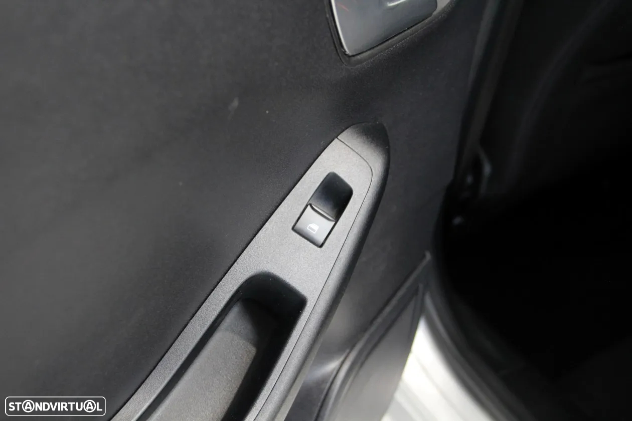 Ford Fiesta 1.0 EcoBoost ST-Line - 27