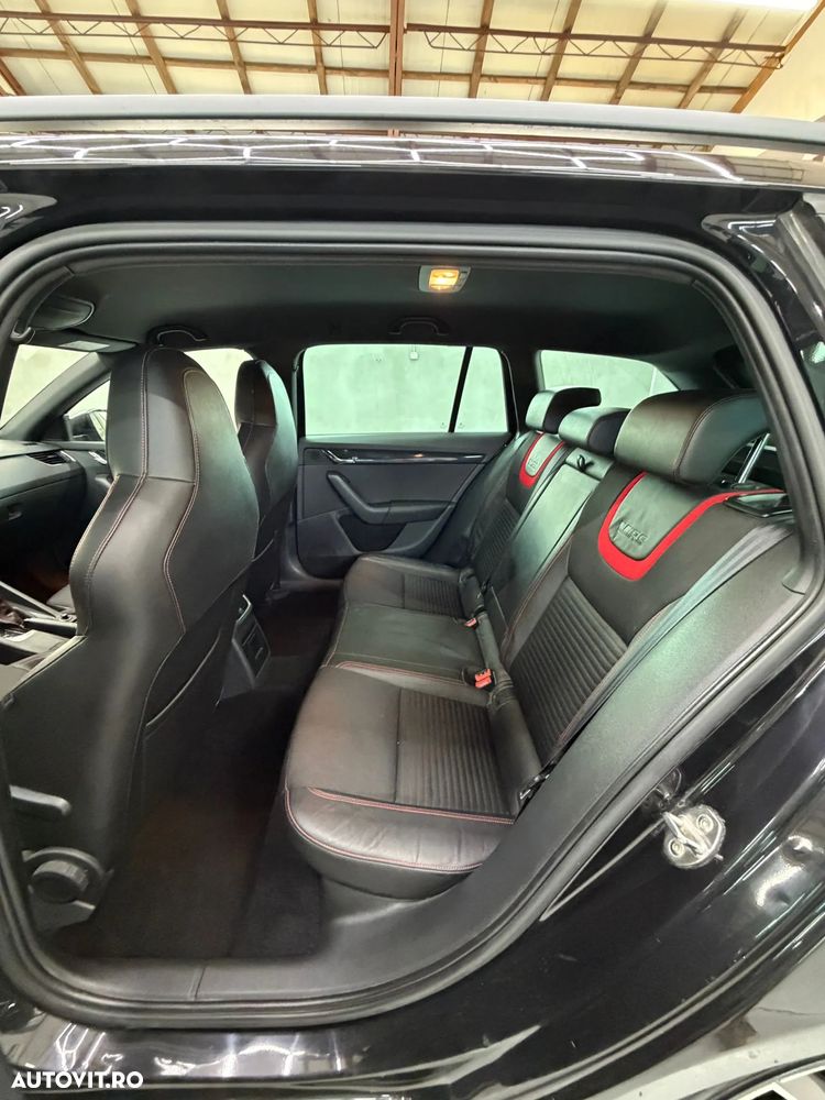 Skoda Octavia 2.0 TDI DSG RS - 18