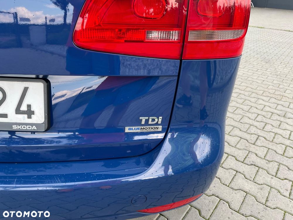 Volkswagen Touran - 25