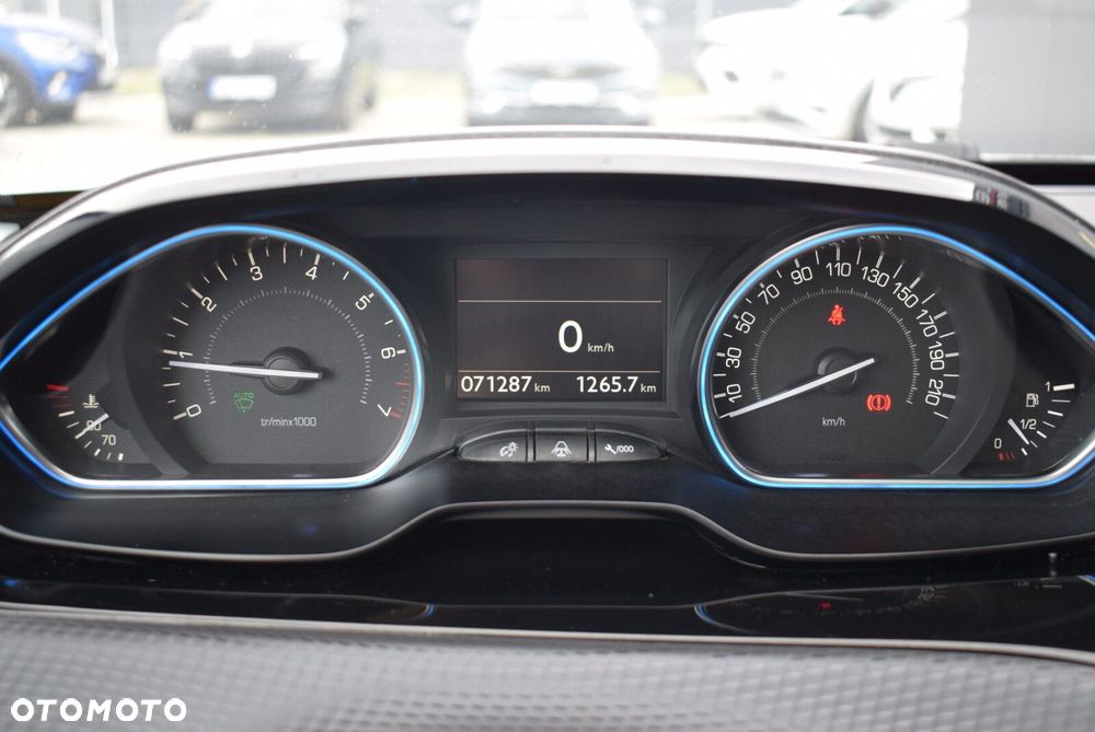Peugeot 2008 1.2 Pure Tech Allure S&S - 26