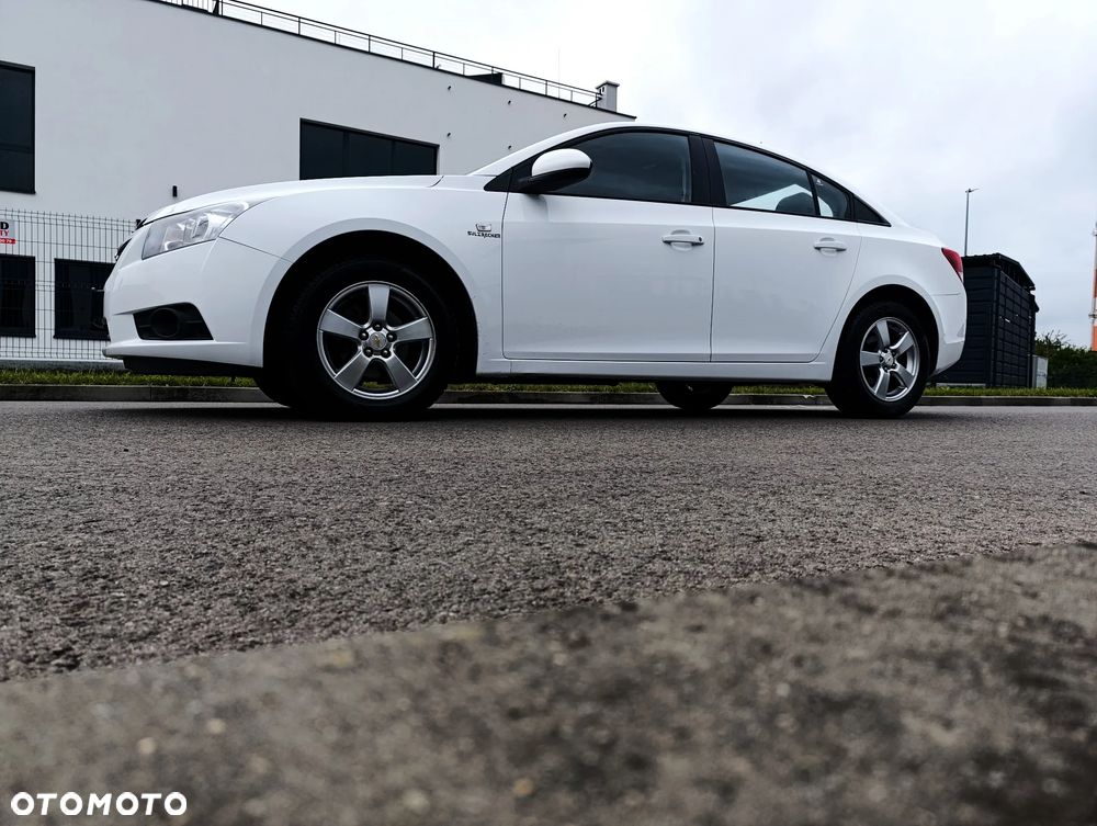 Chevrolet Cruze 1.6 LT - 10